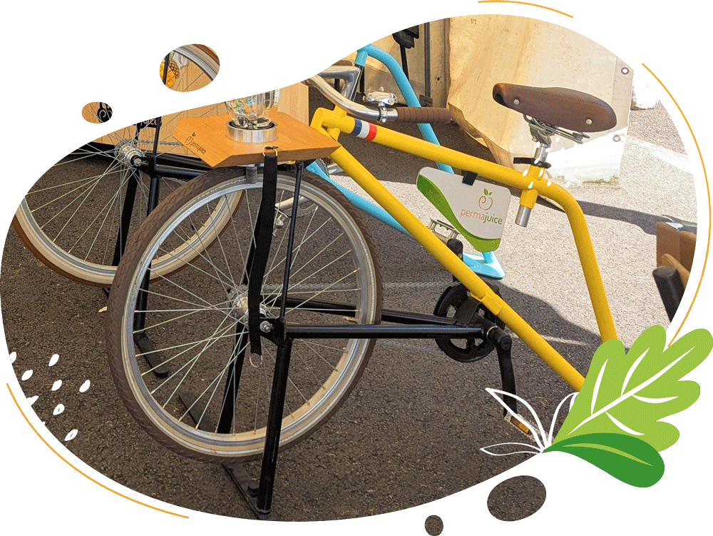 Vélo smoothie Vintage Mini jaune pour réaliser une animation avec des enfants dans un cadre écologique