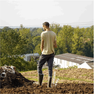 Guillaume situé en haut de la micro ferme